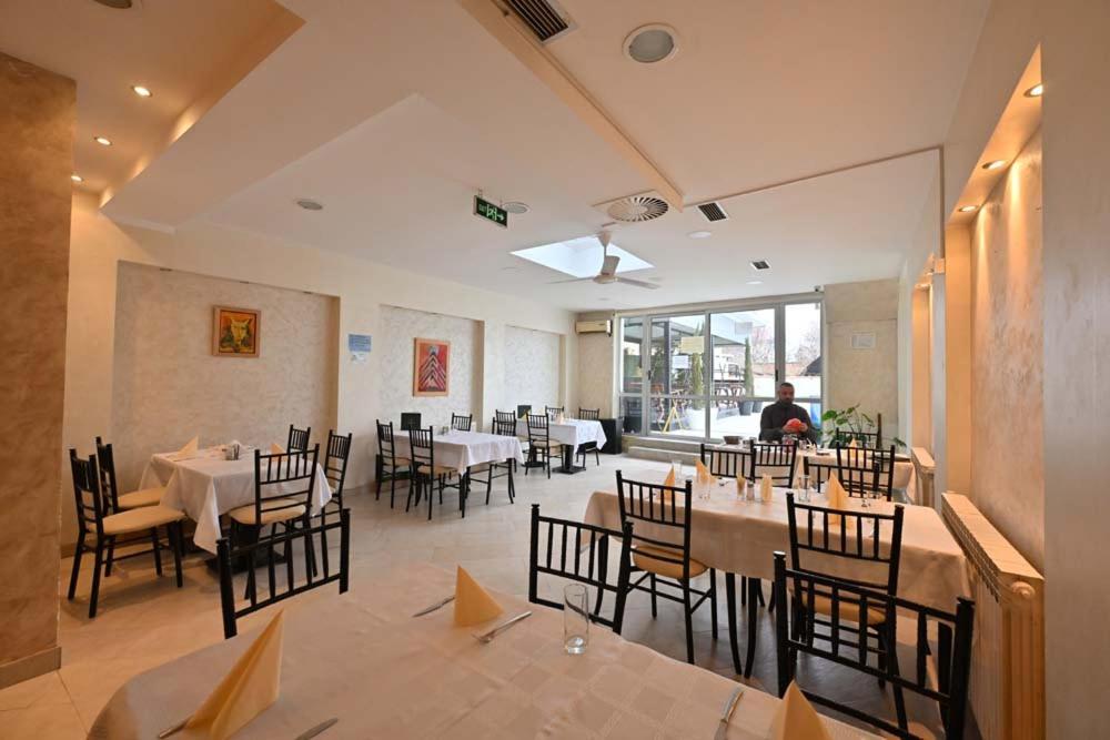 Hotel Tiski Cvet Novi Becej Ngoại thất bức ảnh