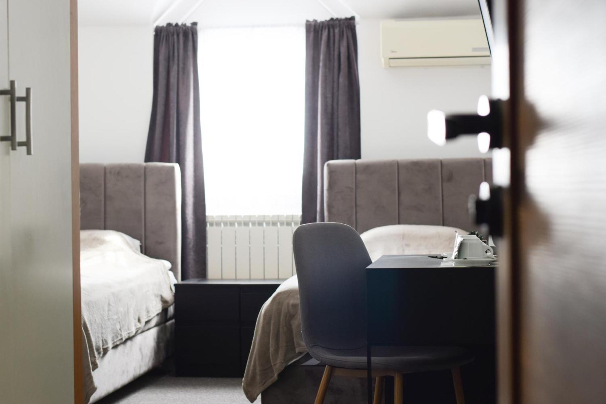 Hotel Tiski Cvet Novi Becej Ngoại thất bức ảnh