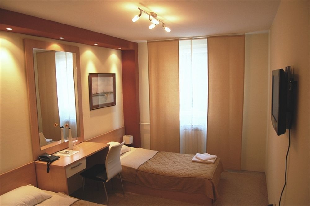 Hotel Tiski Cvet Novi Becej Ngoại thất bức ảnh